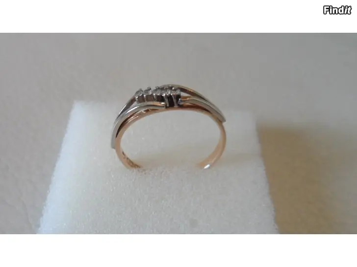 Myydään Kultainen Timanttisormus 5 x 0,01ct koko 15,5