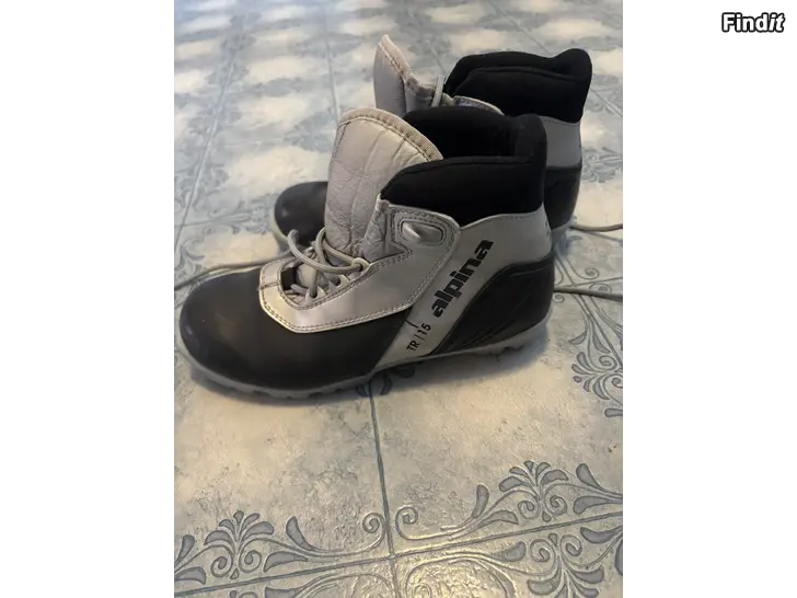 Säljes Lasten hiihtomonot 230mm NNN