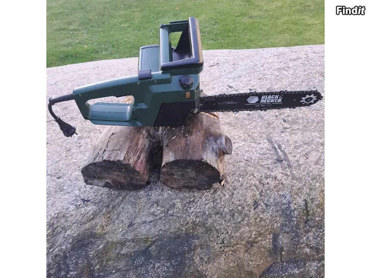 Säljes Motorsåg BlackDecker 1300W