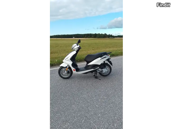 Myydään Piaggio Fly 50 4-T