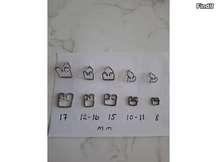 Myydään Auton kylkilistan kiinnikkeitä