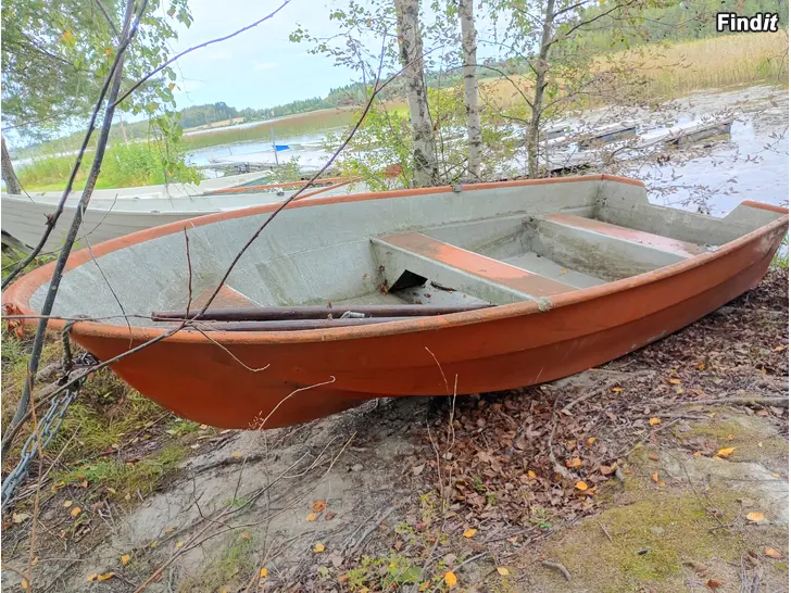 Myydään Rannikko kalastus vene 5 metriä kaikenlaiseen kalastukseen tukeva