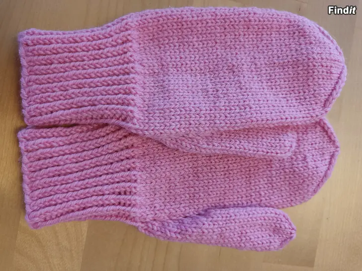 Myydään Lasten lapaset toisetkin