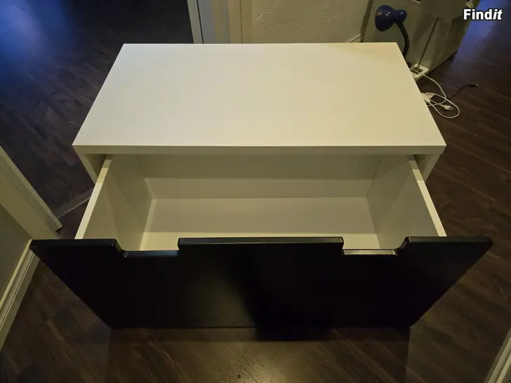 Säljes IKEA byrå