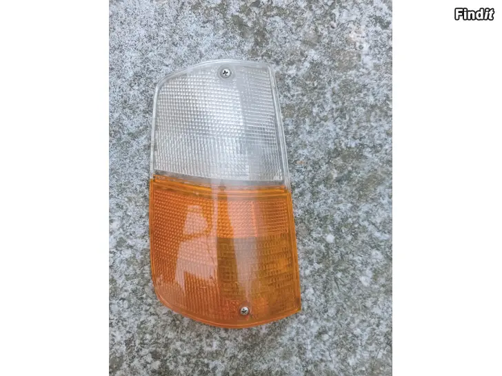 Säljes Volvo 240 vilkku/parkki lampunlasi oikea 53227R6