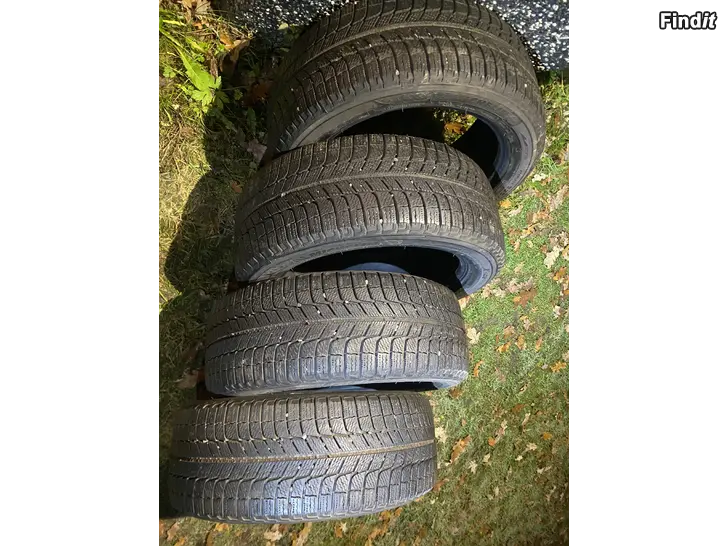 Säljes Michelin X-Ice Kitkat 225/50-R17
