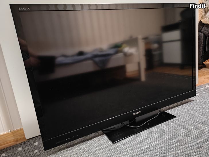 Myydään Sony Bravia 46-tuumainen 3D LED-televisio