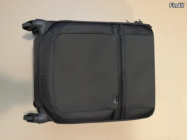 Säljes Samsonite Re-lite liten resväska