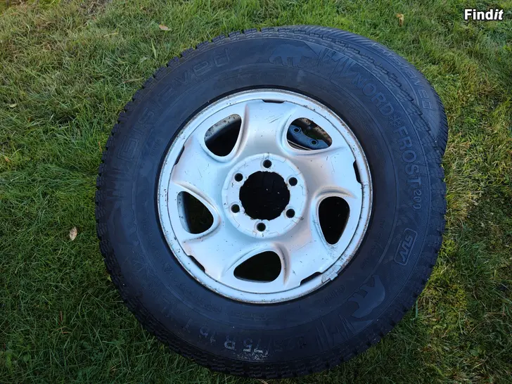 Säljes Gislaved NordFrost 225/75R16 SUV 6x139,7