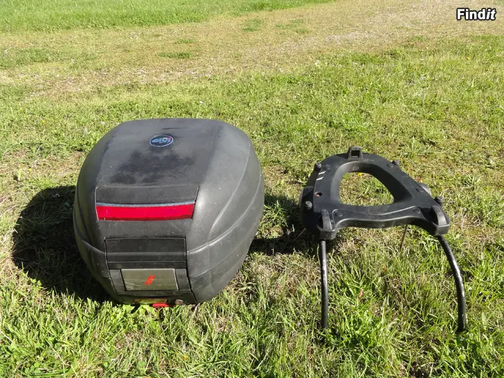 Säljes Givi topbox