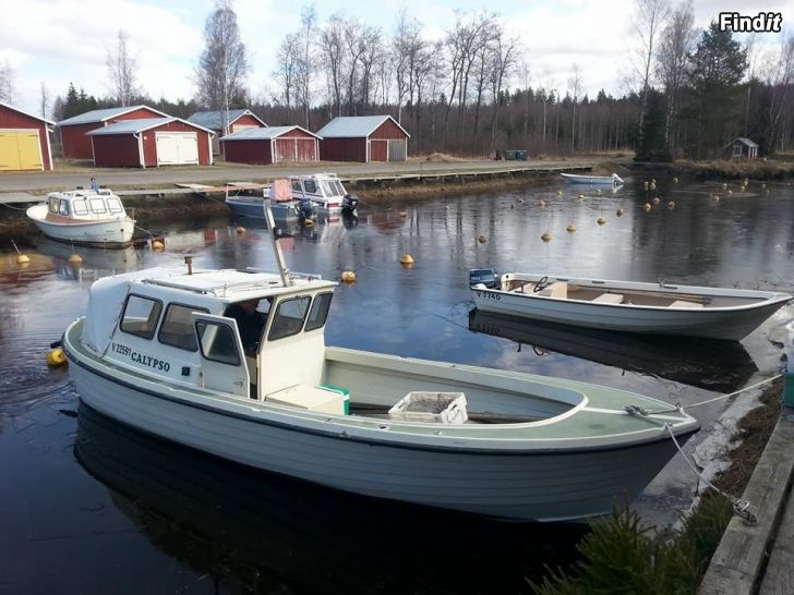 Säljes Botnia 23 med oanvänt kapell på akterhytt