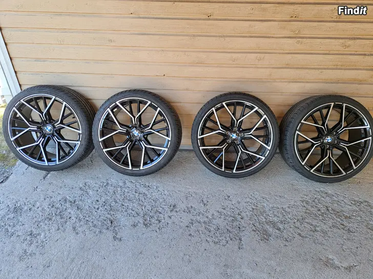 Myydään 20 vanteet renkaineen