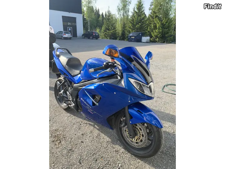 Myydään Triumph Sprint ST 1050