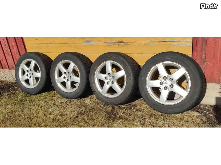 Säljes Sommardäck på aluminiumfälgar