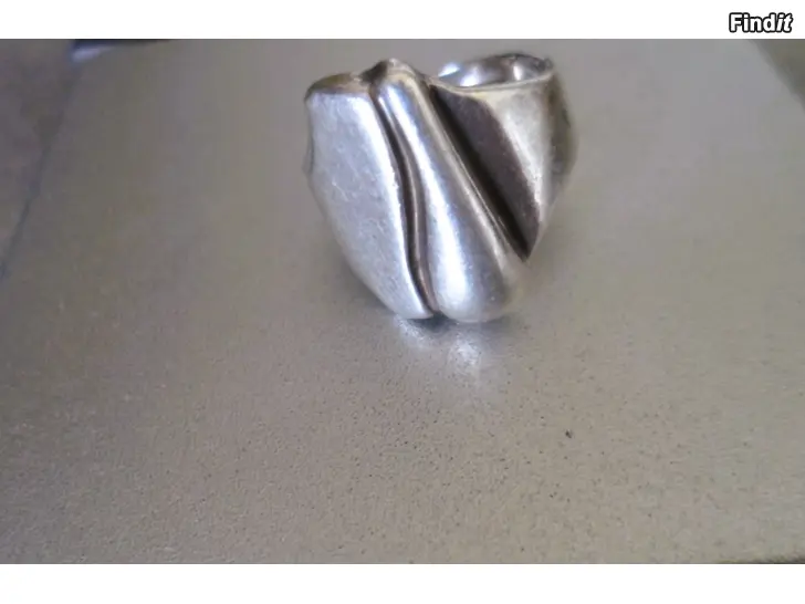 Myydään Lapponia Hopeasormus 9g koko 17