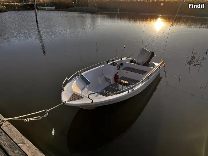 Myydään Lohi 435R + Johnson 70 + trailer