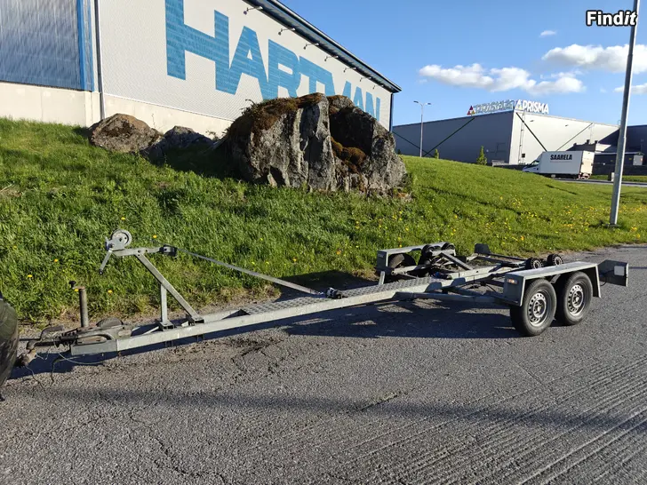Myydään Venetraileri / Båttrailer - 1300kg