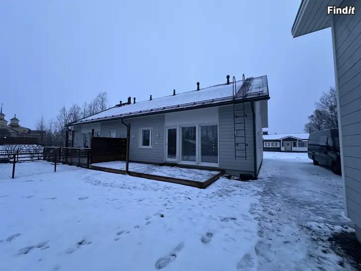 Uthyres Fräsch parhuslägenhet med egen bastu och terrass  Tillgänglig för uthyrning