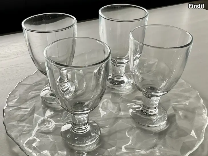 Myydään Iittala Verna viinilasi 4 kpl kirkas