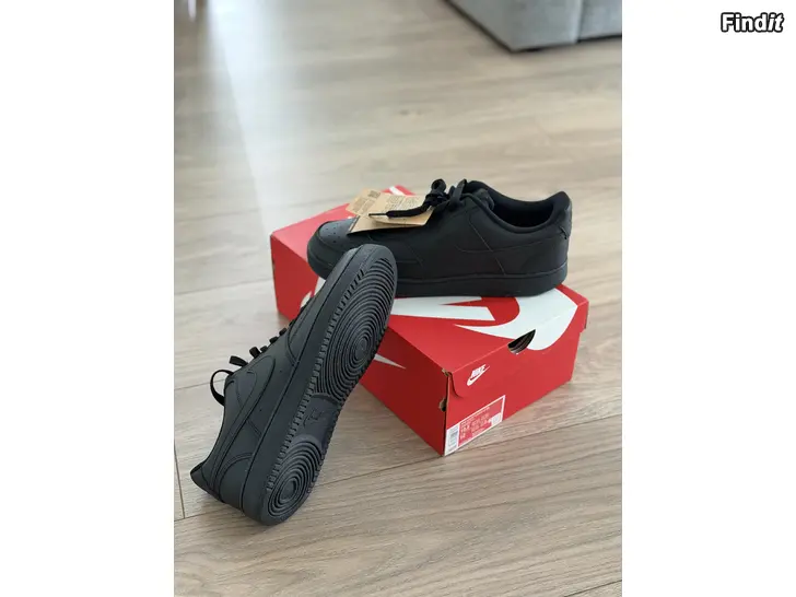 Säljes Uudet Nike kengät