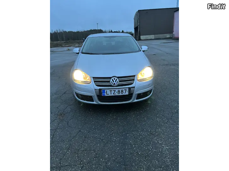 Myydään Vw jetta -05 ajettu vain 217tkm