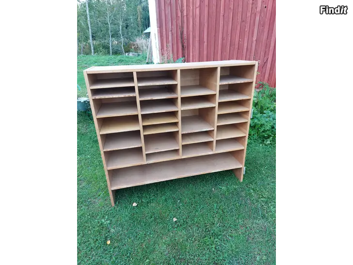 Säljes Hylla