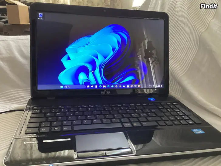 Myydään Fujitsu Lifebook A series win11 Pro Enterprice