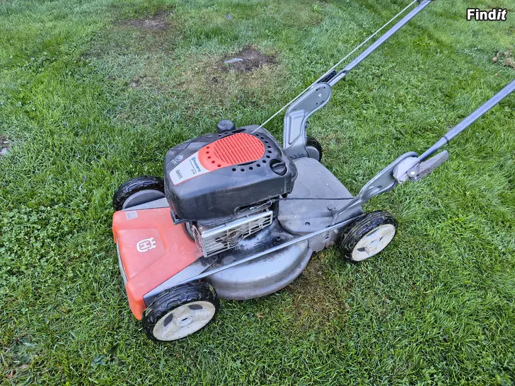 Myydään Husqvarna ruohonleikkuri 2010