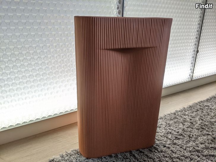 Säljes MUUTO DESIGN VASE