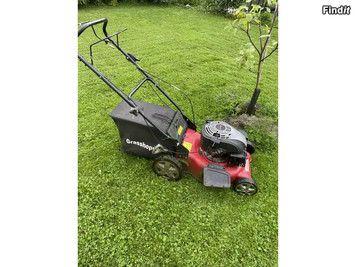 Myydään Grasshopper ruohonleikkuri