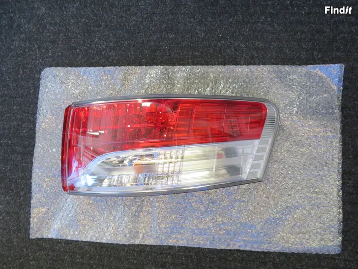 Myydään Toyota Avensis T27 STW 2009-2012 takavalo oikea/ulompi alkuperäislaatu