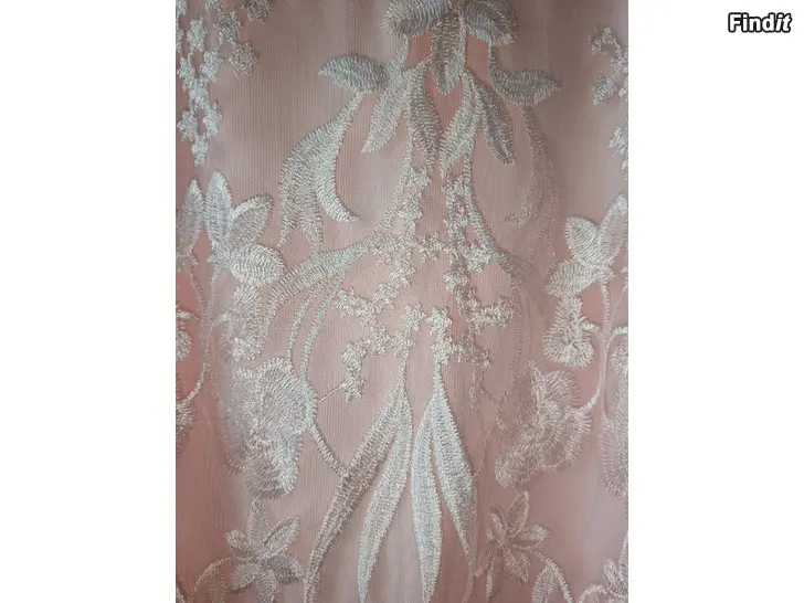 Myydään Juhlamekko