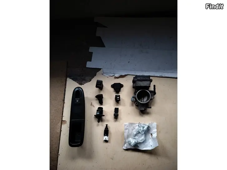 Myydään Ahtopaineanturi osia