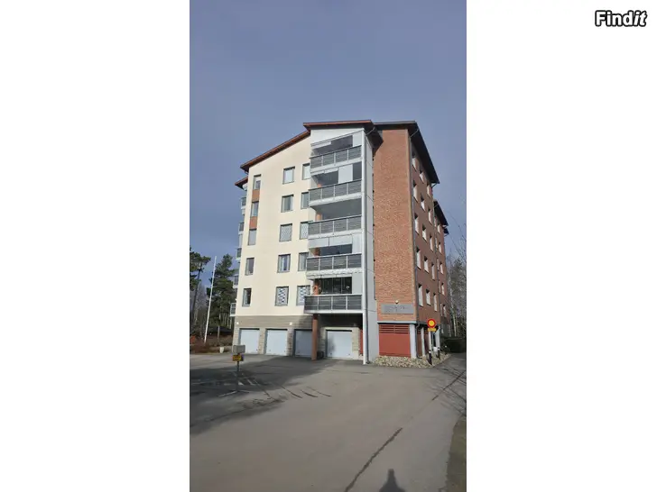 Uthyres Varmt garage 24 m² i Smedsby uthyres