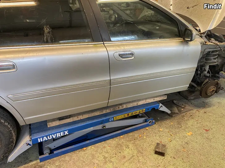 Myydään Volvo S80