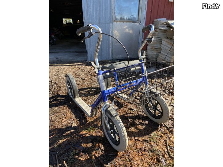 Säljes Sparkcykel