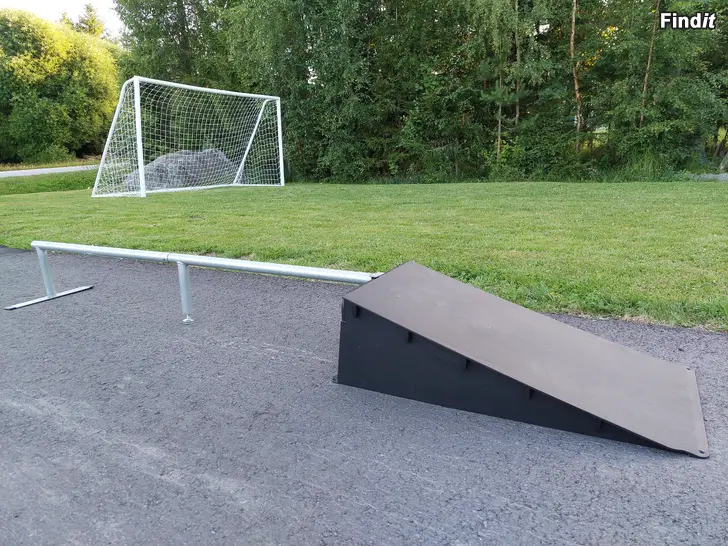 Säljes Skateboard / kickbike ramp och rail