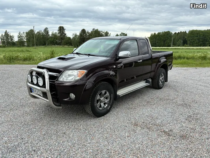 Säljes Toyota Hilux Nybesiktad