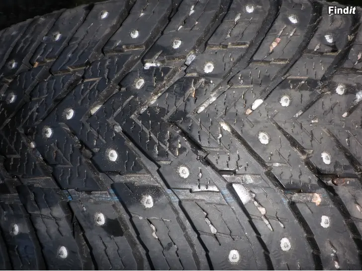 Myydään Nokian Tyres Hakkapeliitta 10 205/55R16