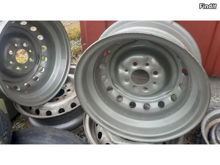 Myydään Fiat takavedon peltivanteet