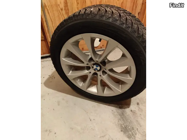 Säljes BMW fälgar med vinterdäck 2 st