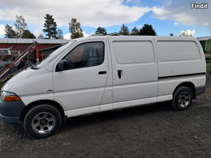 Myydään Toyota Hiace 4-veto