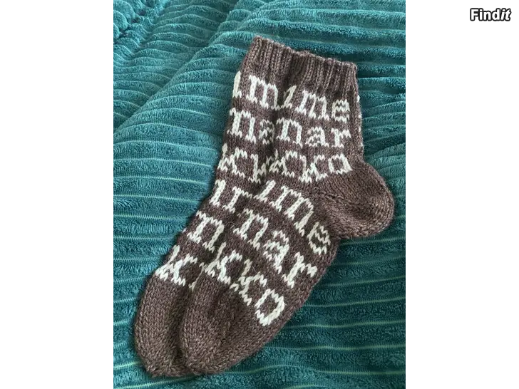 Myydään Villasukat. Yllesockor