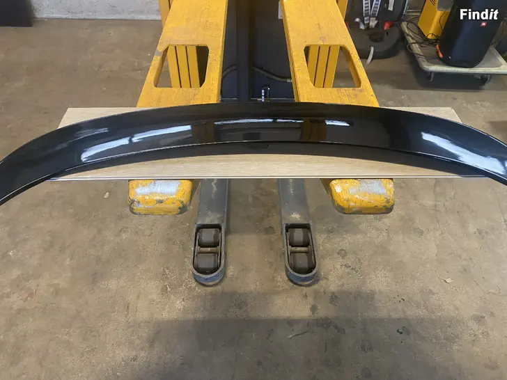 Säljes Spoiler BMW 330