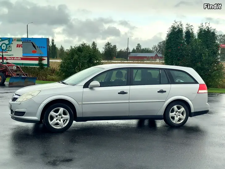 Myydään Opel Vectra Essential Special 1.8 Bensa 122hv Farm