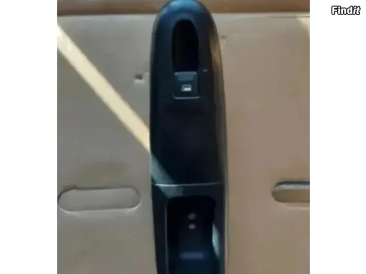 Myydään Lasinnostimen kytkin ohjausboksi ruisku