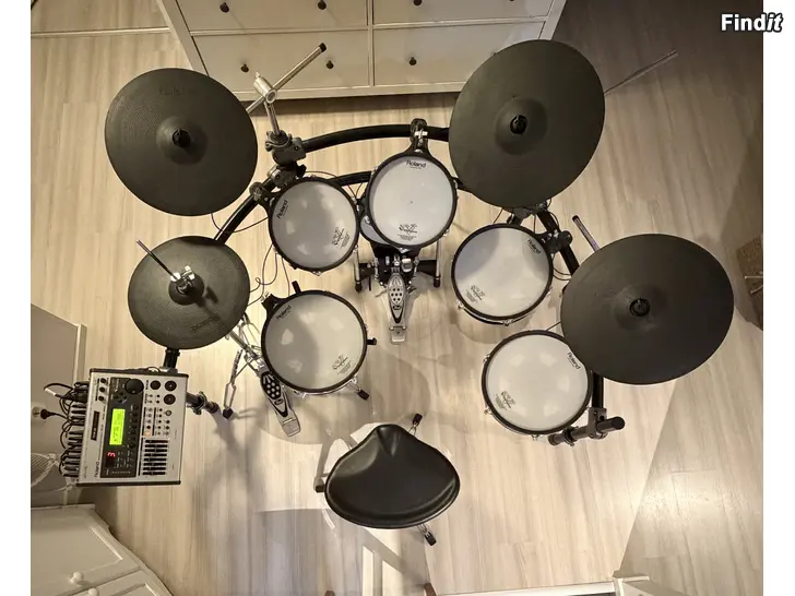 Säljes Roland TD-20 Expanded komplett V-Drums-set + Zildjian cymbaler och Pearl-hårdvara