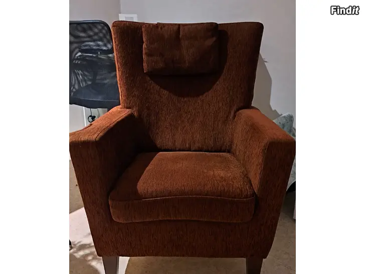 Säljes Fåtölj och fotpall