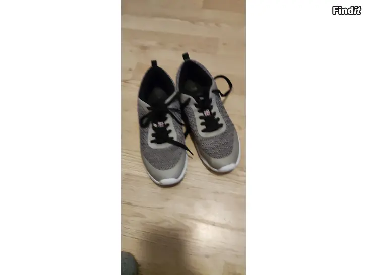 Säljes Crivit lenkkarit koko 41