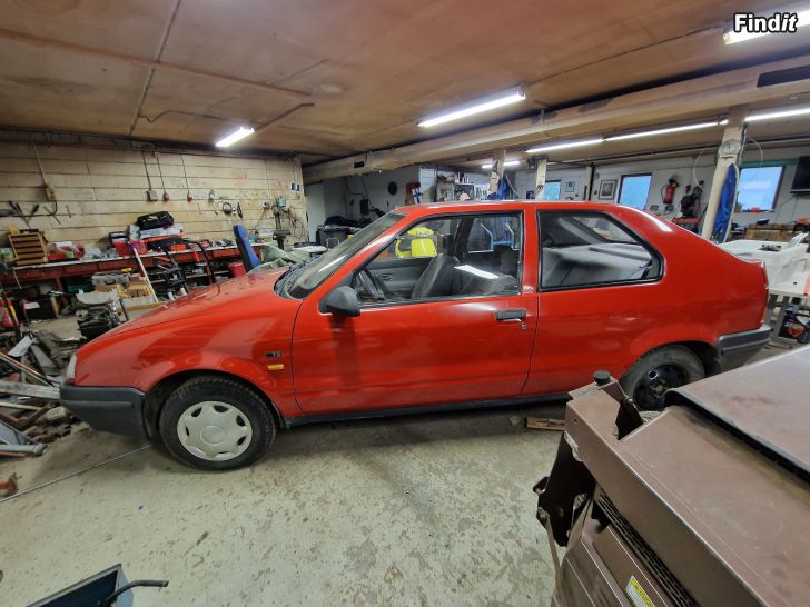 Myydään Renault 19 tuoreella leimalla eli 25.09-24
